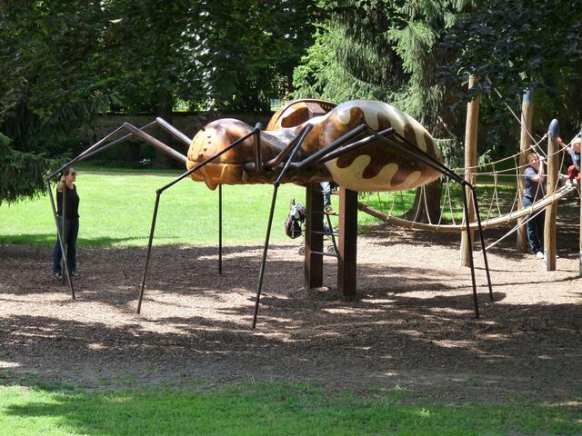 ein netter Spielplaz am Dom