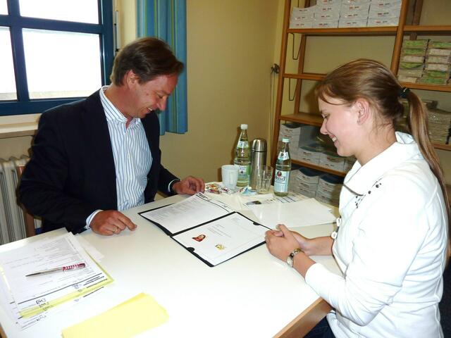 Tobias Wilfert nimmt den Jugendlichen die Angst vorm Bewerbungsgespräch