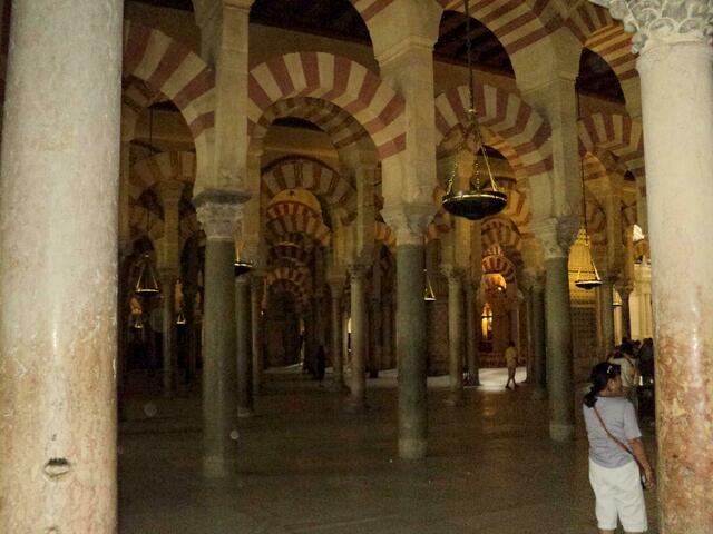 IM SÄULENWALD DER MESQUITA: ATEMBERAUBEND.
