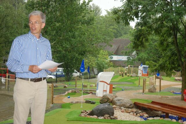 einweihung des adventure-golf-platzes am Blauen See   03  Peter Amend