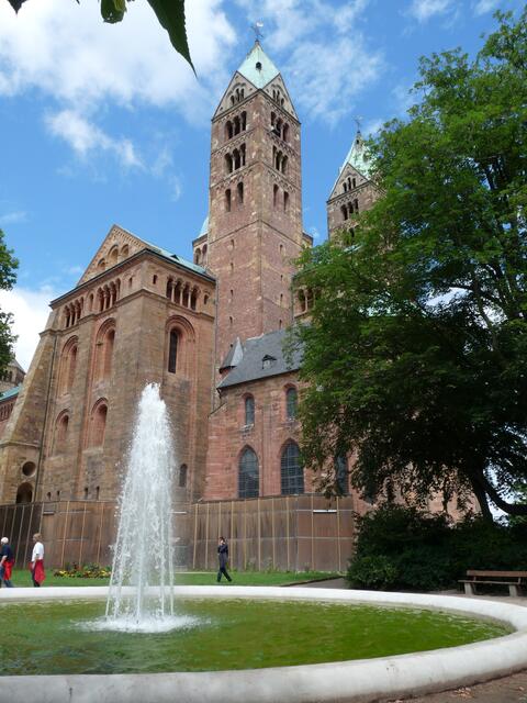 Dom in Speyer von der einen Seite