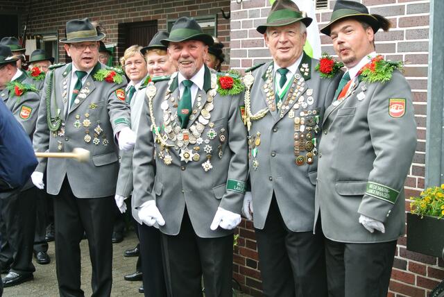 König 2011 Kurt Geveke wird abgeholt
