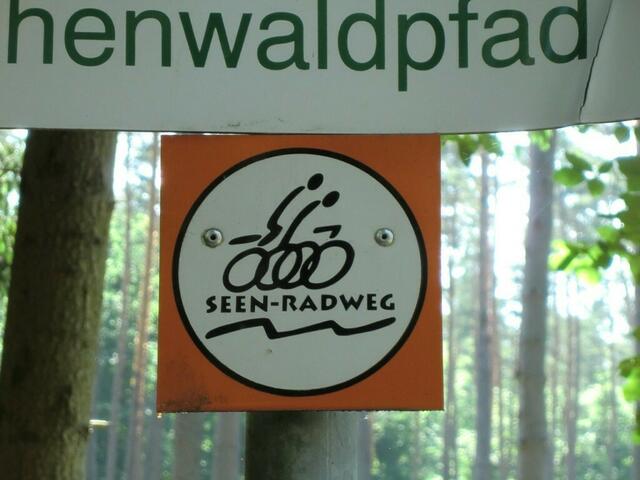 Logo des Seen-Radwegs, das unterwegs ausgerechnet an entscheidenden Stellen manchmal fehlte.