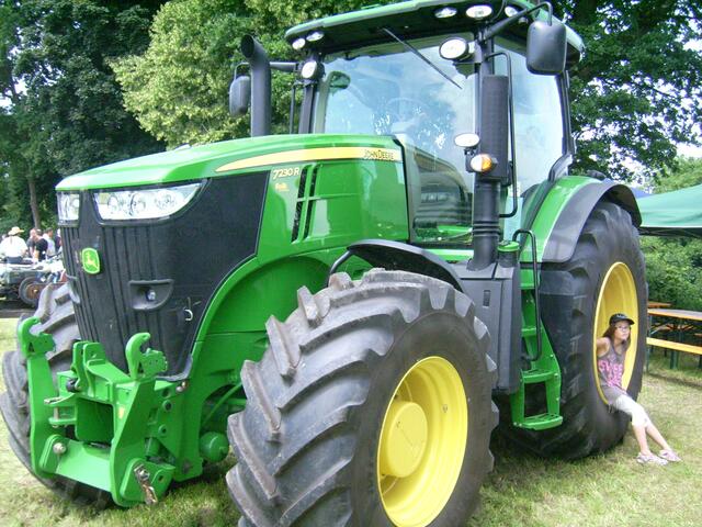 Ein neuer riesiger John Deere mit 260 PS und 9,0 ccm Hubraum