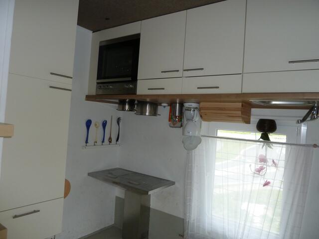 Das ist nun eine aufgeräumte Küche.