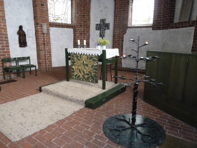 Blick auf die Figur des hl Antonius des Großen.