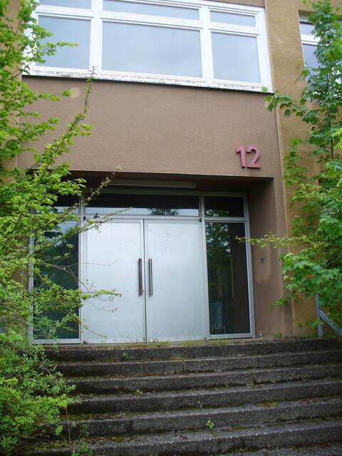 Ungenutztes Kompaniegebäude 1