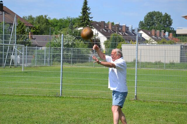Sepp Kapfhammer macht vor, wie es geht.