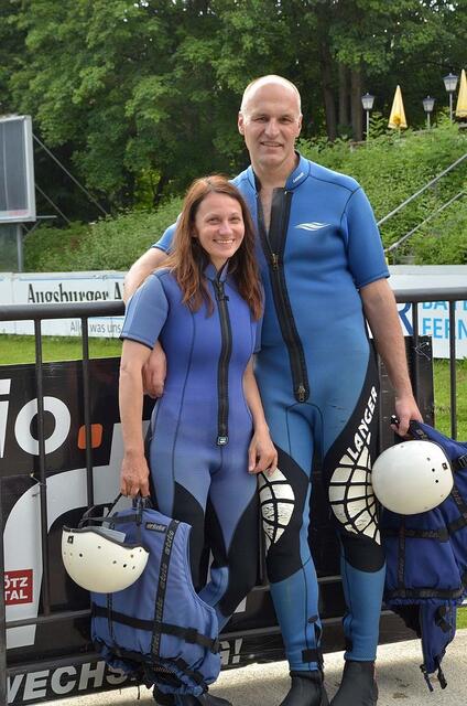 Oberbürgermeister Dr. Kurt Gribl mit Freundin Sigrid Einfalt | Foto: Tina Schüßler, Kurt Gribl, Karl-Heinz Englet, Angie Roß im Eiskanal Augsburg