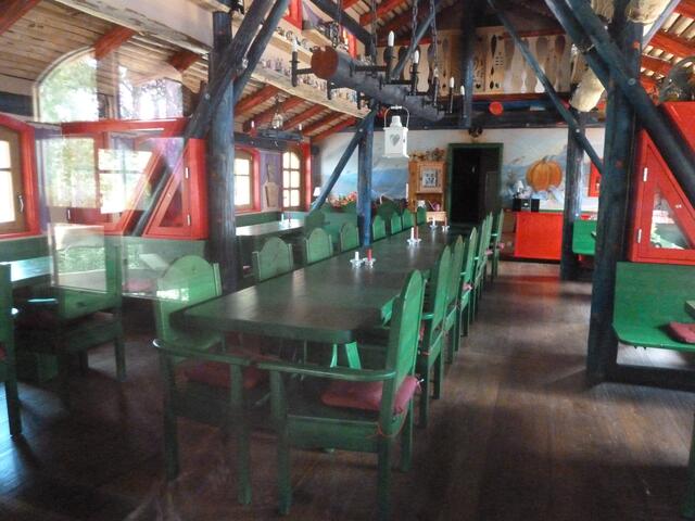 In der Arche kann man auch Feste feiern.