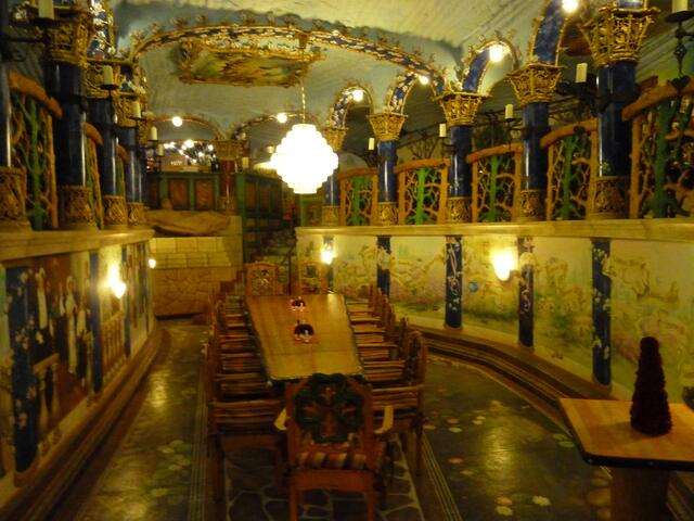 Sogar diesen königlichen Saal,kann man für Feierlichkeiten mieten.