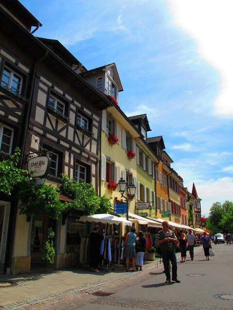 Meersburg steht auf bunte Farben.