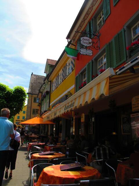 Ein Restaurant am anderen.