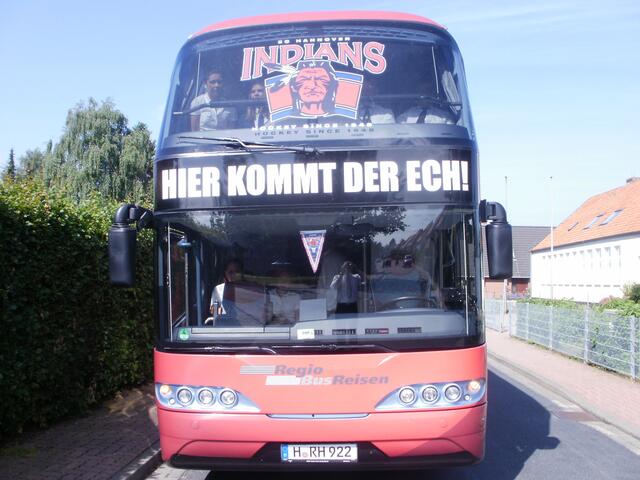 Reise im Mannschaftsbus des beliebtesten Eishockeyclubs der Landeshauptstadt! HANNOVER IST INDIANERLAND!!!