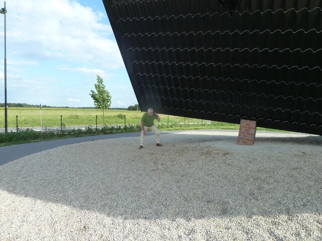 Natürlich versuchen starke Männer das Haus zu kippen.