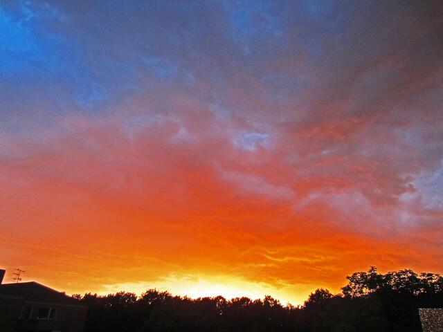 Am 1. Juli 2012 in Hannover.
Der Himmel brennt!