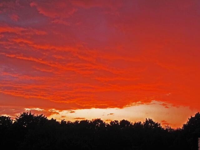 Am 1. Juli 2012 in Hannover.
Der Himmel brennt!