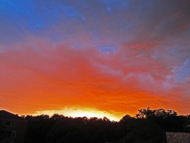 Am 1. Juli 2012 in Hannover.
Der Himmel brennt!