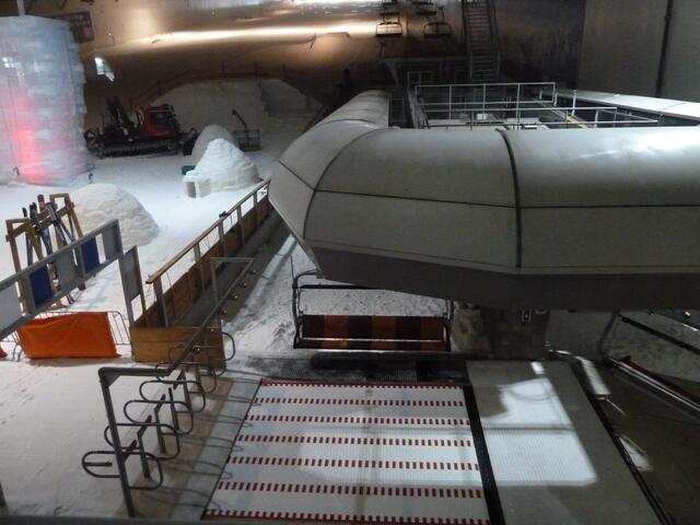 Hier passen gleich mehr Leute drauf.