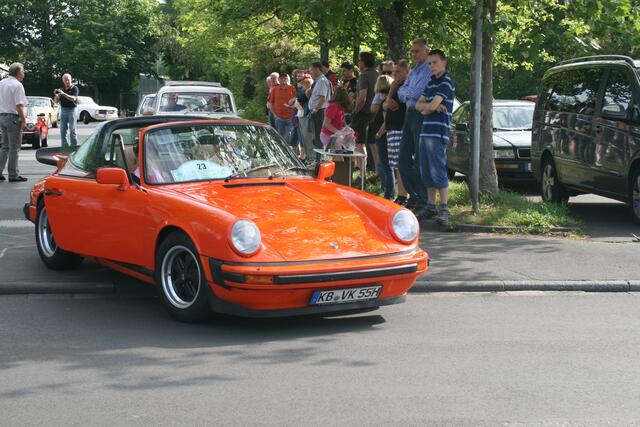 Eine stattliche Anzahl klassischer Porsche 911 fanden sich im Starterfeld.