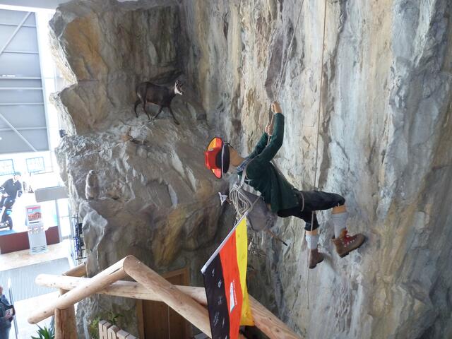 Bergkletterer und Gemsen sind hier auch zugegen.