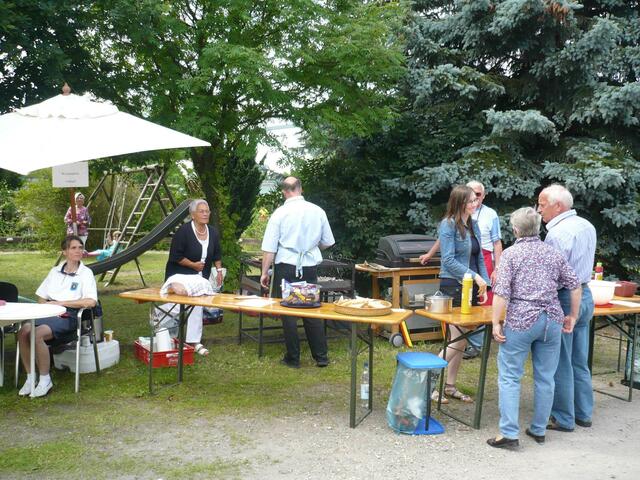 Der Grill ist in Betrieb.