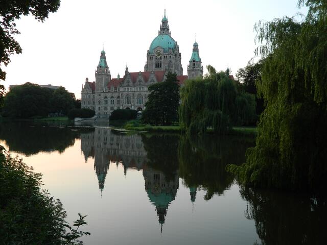 Am Neuen Rathaus ist Ruhe
