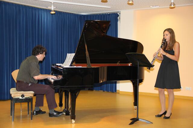 Stefanie Burkart wagte sich an "Thema und Variationen" von Gioachino Rossini.