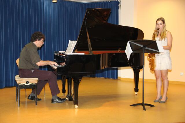 Melanie Weschta spielte "Concerto op. 57" von Jean Baptiste Singelée. Begleitet wurde Melanie am Klavier von Wolfgang Kraemer.