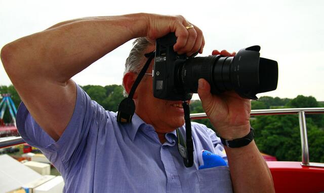 auf seine Fotos warte ich mit Geduld