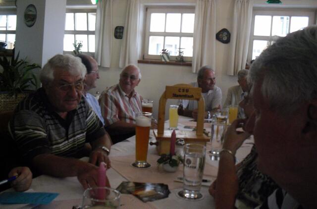 Immer wieder gab es interessante Gespräche am Tisch