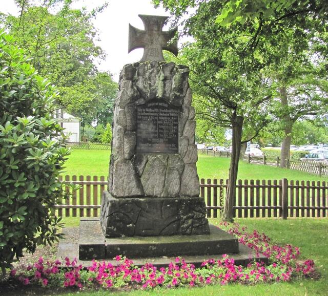 Kriegerdenkmal für die im 1. Weltkrieg Gefallenen und Vermissten von Schwabendorf und Wolfskaute.