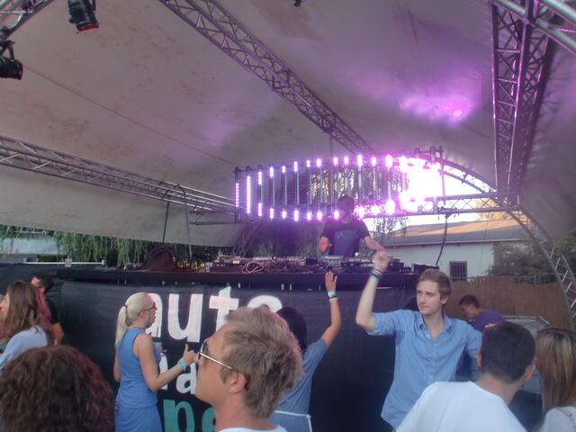 DJ's aus ganz Deutschland legten 16 Stunden am Stück live Electro-Music auf