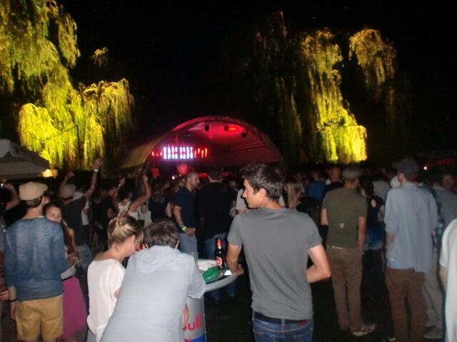 Bis 22 Uhr legten die DJ's im Freien auf...