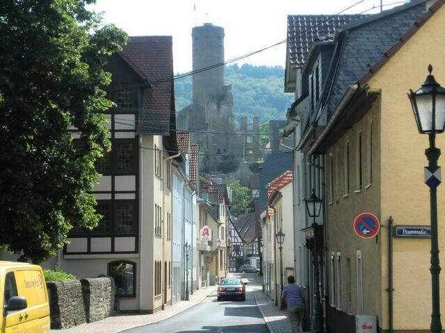 Eppstein mit dem mächtigen Turm der Burg über der Altstadt