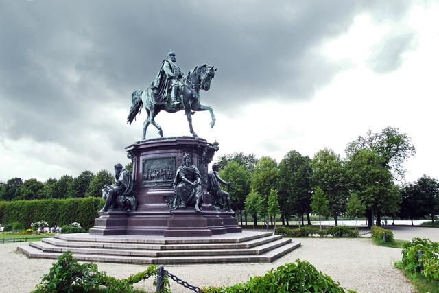 Reiterstandbild Großherzog Friedrich Franz II. im Schlossgarten von Schwerin