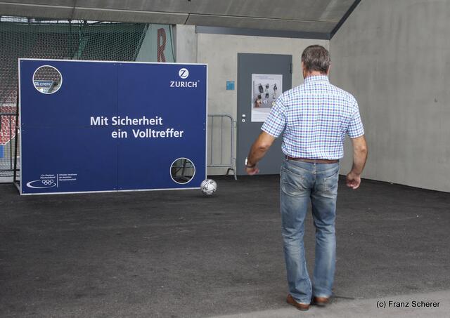 1. Augsburger Porsche Freundschaftreffen 2012 in der Augsburger SGL-Arena
