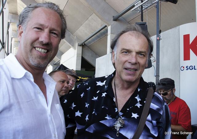 1. Augsburger Porsche Freundschaftstreffen - Schauspieler Wolfgang Fierek (rechts) und Management-Trainer Werner Maurus