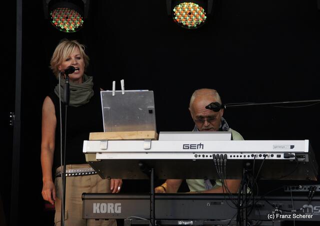 1. Augsburger Porsche Freundschaftreffen 2012 in der Augsburger SGL-Arena - Musik vom Aichacher Duo Espresso