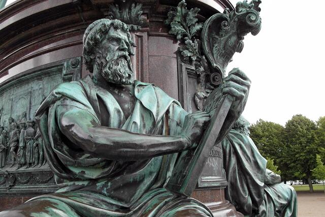 Eckfigur Allegorie der "Gerechtigkeit"