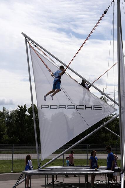 1. Augsburger Porsche Freundschaftreffen 2012 in der Augsburger SGL-Arena