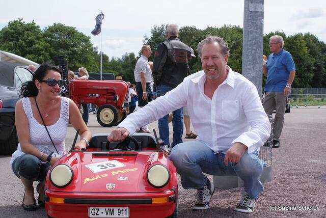 1. Augsburger Porsche Freundschaftreffen 2012 in der Augsburger SGL-Arena - Männersachen ...
