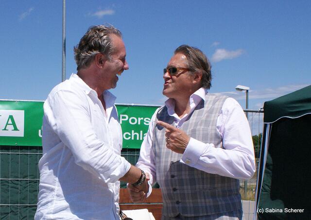 1. Augsburger Porsche Freundschaftstreffen - Schauspieler Michael Brandner (rechts) und Management-Trainer Werner Maurus
