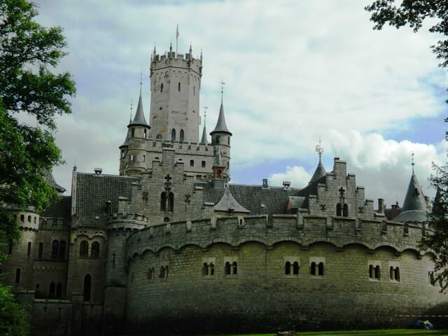 Schloß Marienburg - ein Geburtstagsgeschenk des hannoverschen Königs Georg V. (1819-1878) an seine Frau Königin Marie (1818-1907)