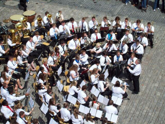 Unter anderem spielten sie die Titelmusik zu dem Westernklassiker 12 Uhr Mittags.