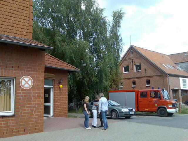 im Feuerwehrhaus war das Kuchenbuffet