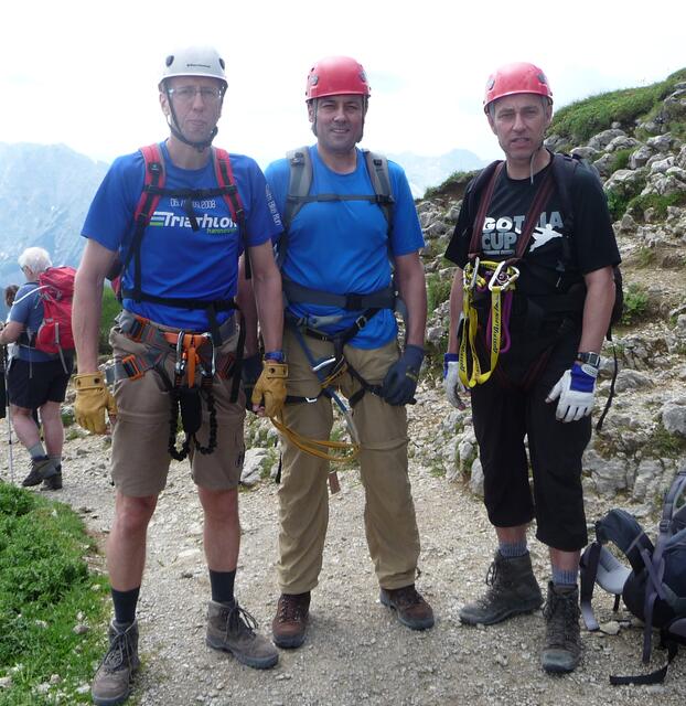 Fertig angezogen für den Einstieg in den Klettersteig