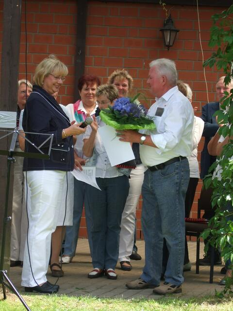 Gratulation durch unsere 1. Vorsitzende