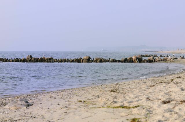 Lensterstrand mit Blick zur Seebrücke Grömitz