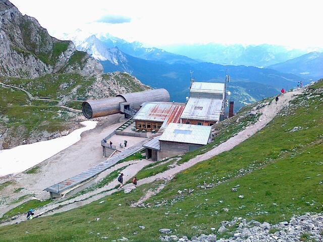 Die Bergstation der Karwendelbahn 2244 m, unser Ausgangspunkt für den Mittenwalder Klettersteig
